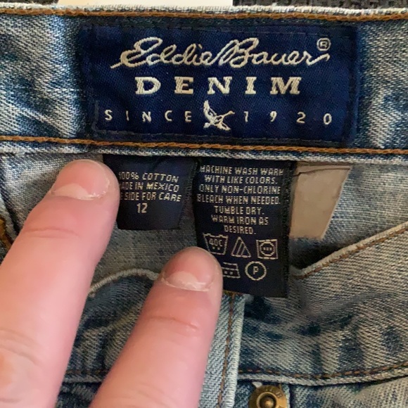 Eddie Bauer light wash, uses condition, rough look - Picture 2 of 3